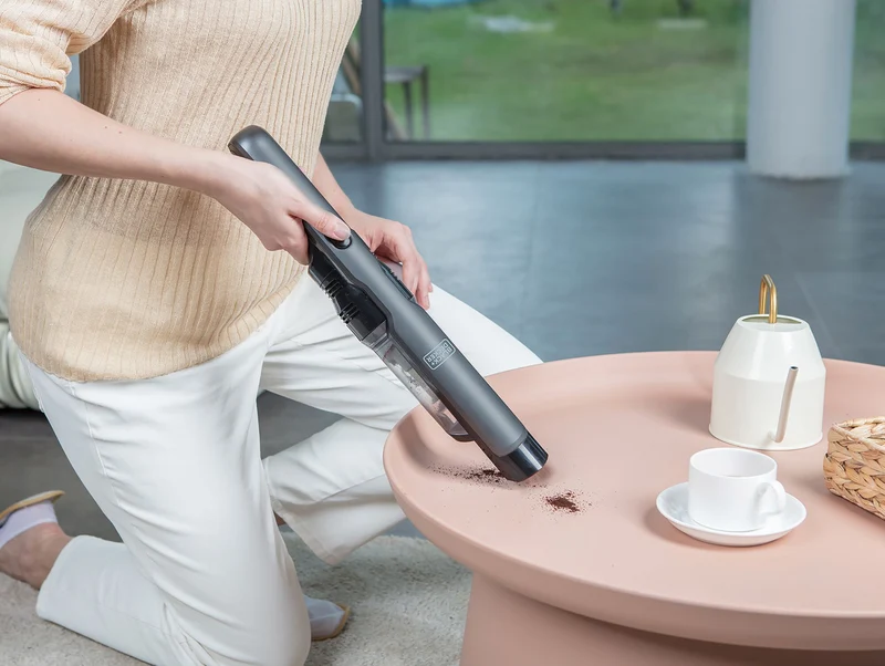 BLACK & DECKER 12V Brushless Hand Vacuum Black