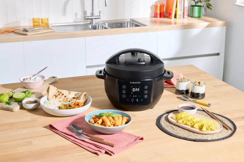 Instant 3.8 Litre Rio Mini Black Multi Cooker