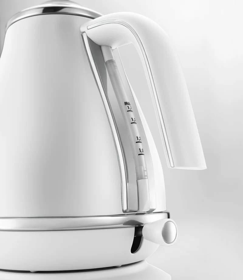 DeLonghi 1.7 Litre Icona Capitals Kettle Helsinki White