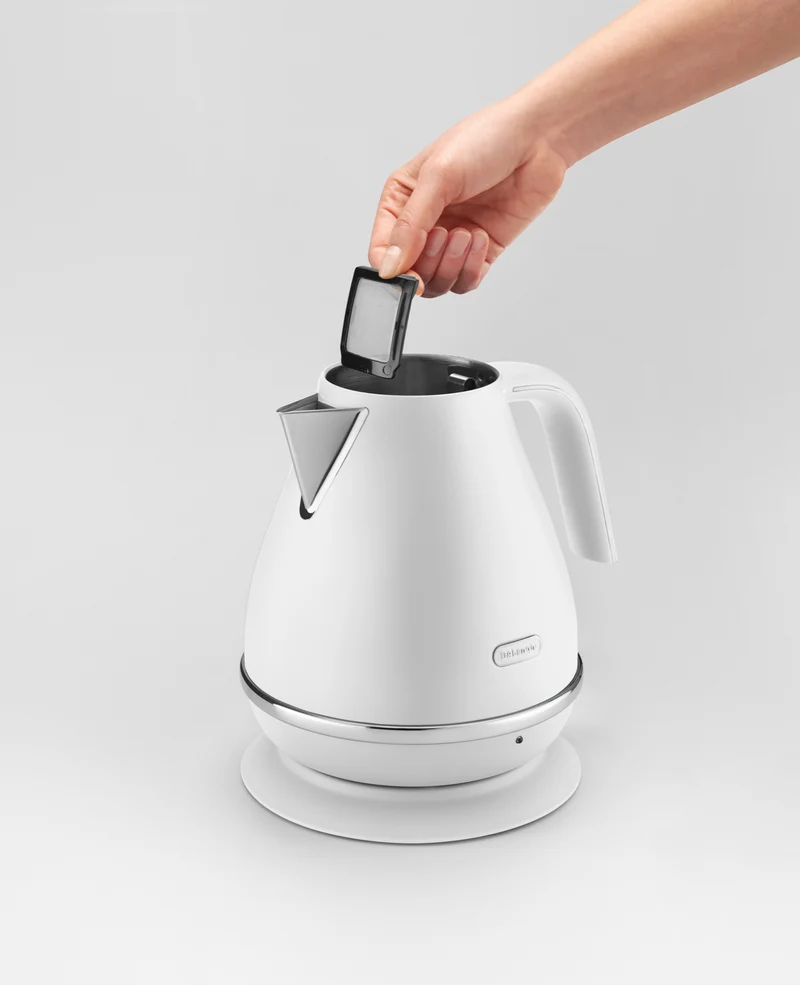 DeLonghi 1.7 Litre Icona Capitals Kettle Helsinki White