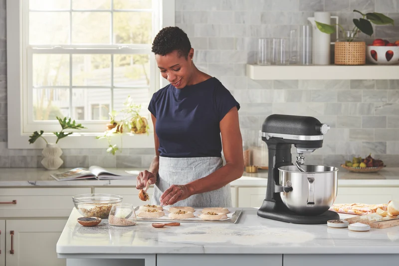 KitchenAid 6.6L Artisan Bowl Lift Mixer Cast Iron Black