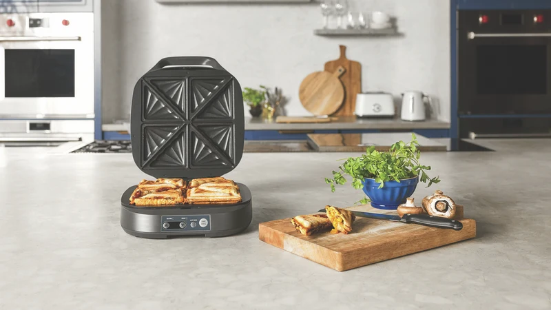 Breville the Power Toastie 4 Slice Toastie Maker