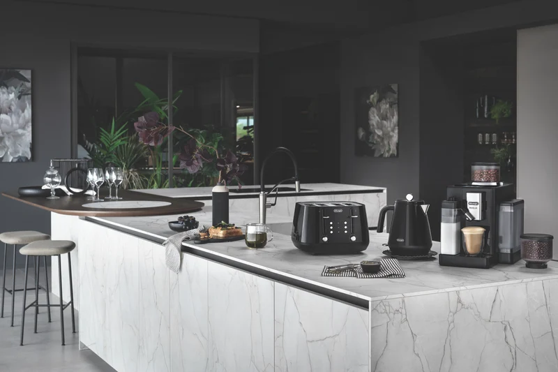DeLonghi Rivelia Fully Automatic Coffee Machine Black
