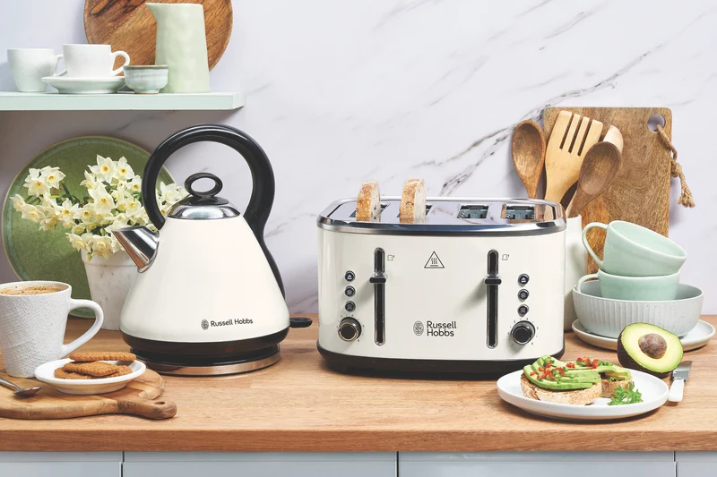 Russell Hobbs Legacy Kettle Cream