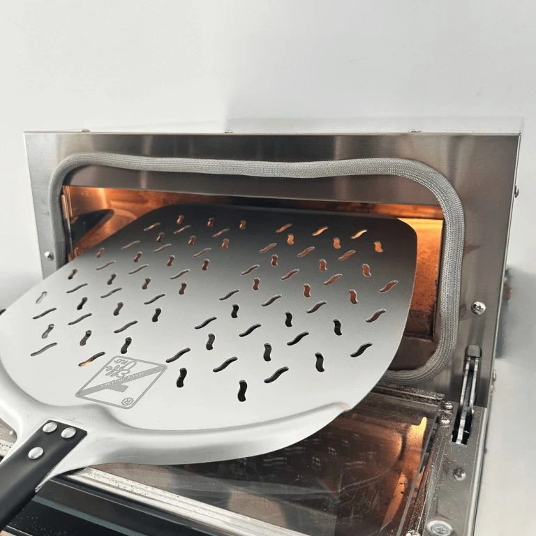 EFFEUNO perforierte Pizzaschaufel