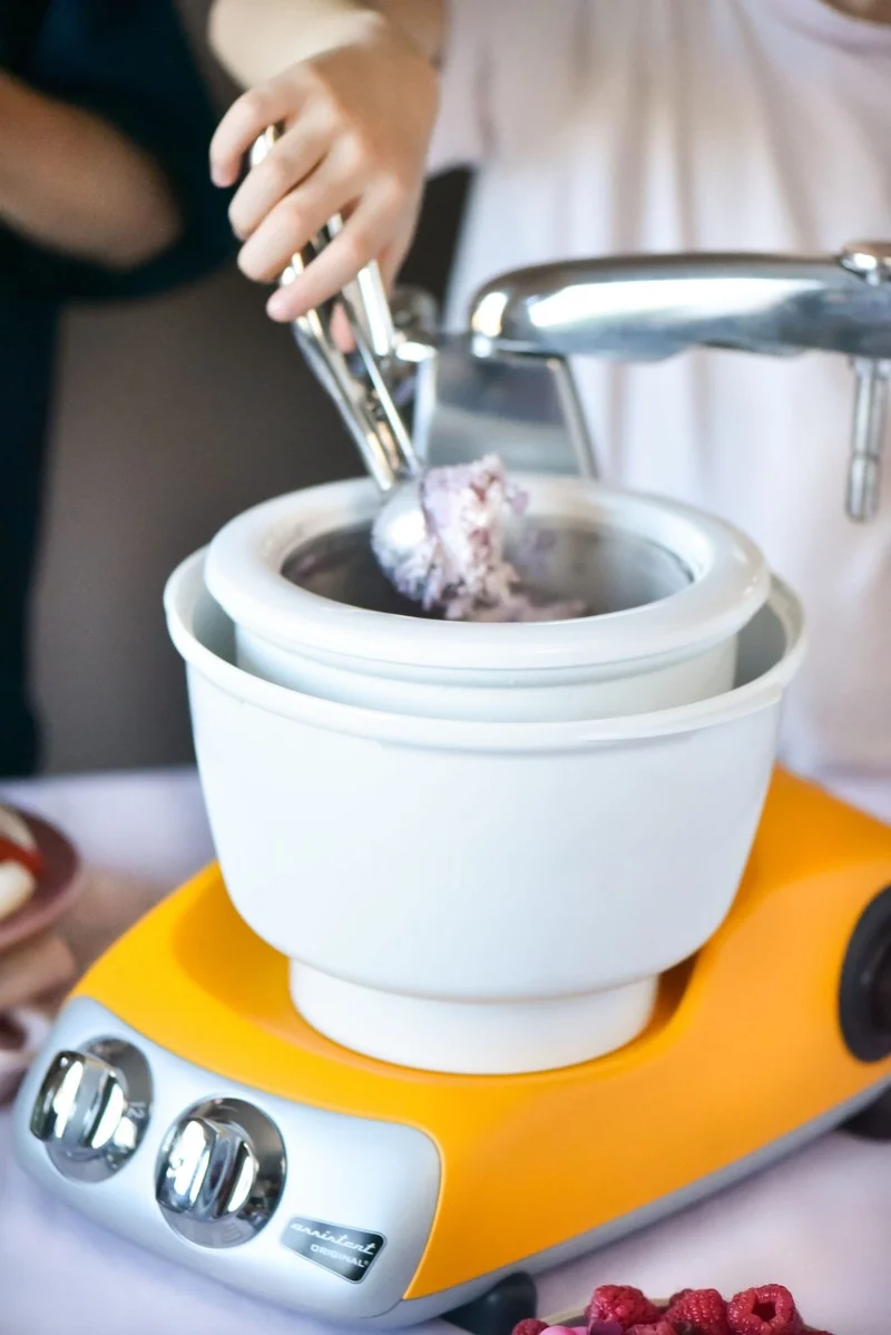 Ankarsrum Ice Cream Maker mit Spatel