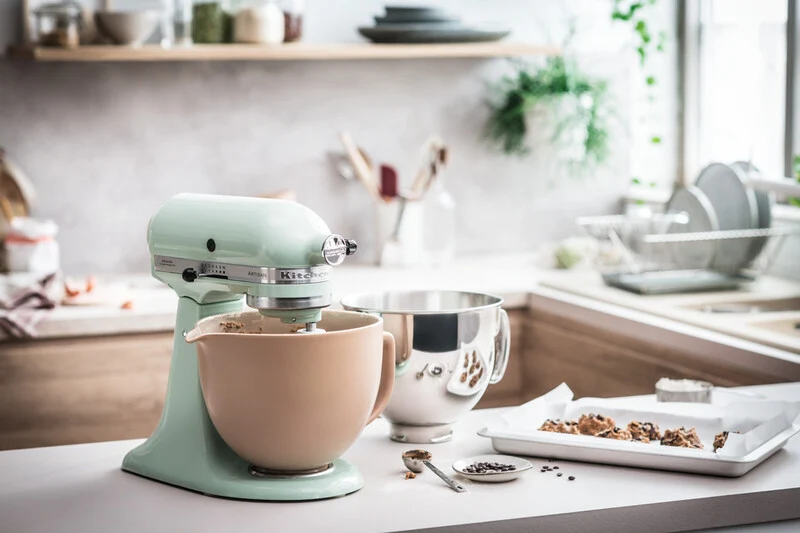 KitchenAid 4,8 L 5KSM175 Artisan Küchenmaschine Pastrylover mit Kunststofffleischwolf+Spritzgebäckvorsatz und Patisserie Buch