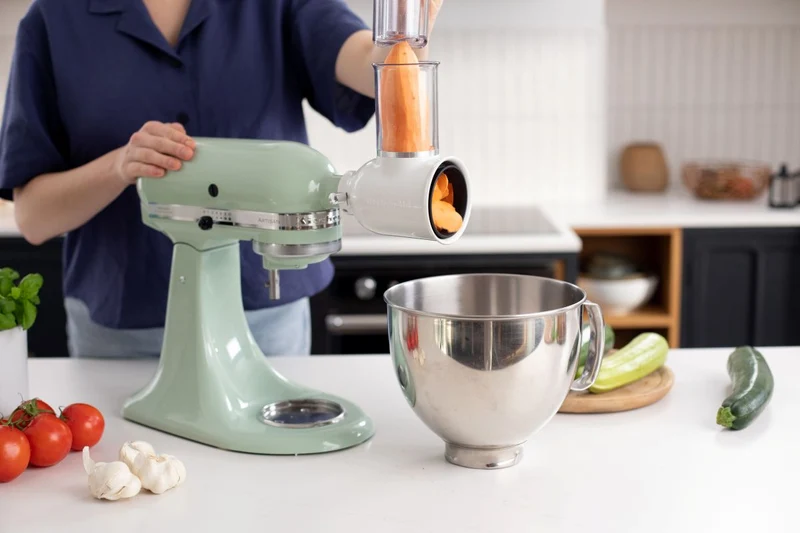 KitchenAid Set Metallfleischwolf 5KSMMGA inkl. Spritzgebäck + Gemüseschneider 5KSMVSA
